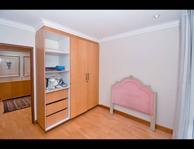 4 BEDROOM HOUSE FOR SALE IN KENSINGTON